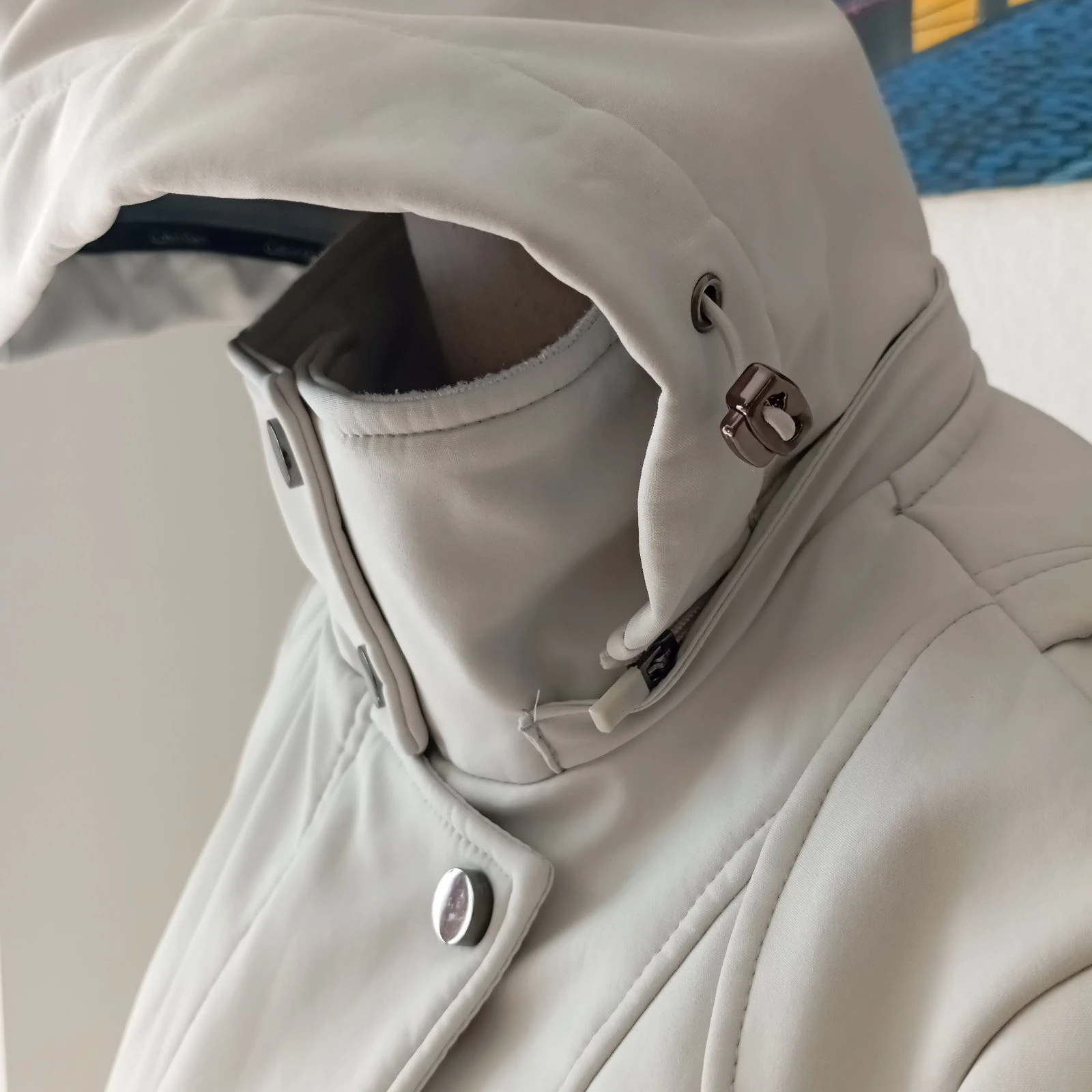 Trench impermeable / Chaqueta mujer Calvin Klein color blanco roto talla M – photo 10